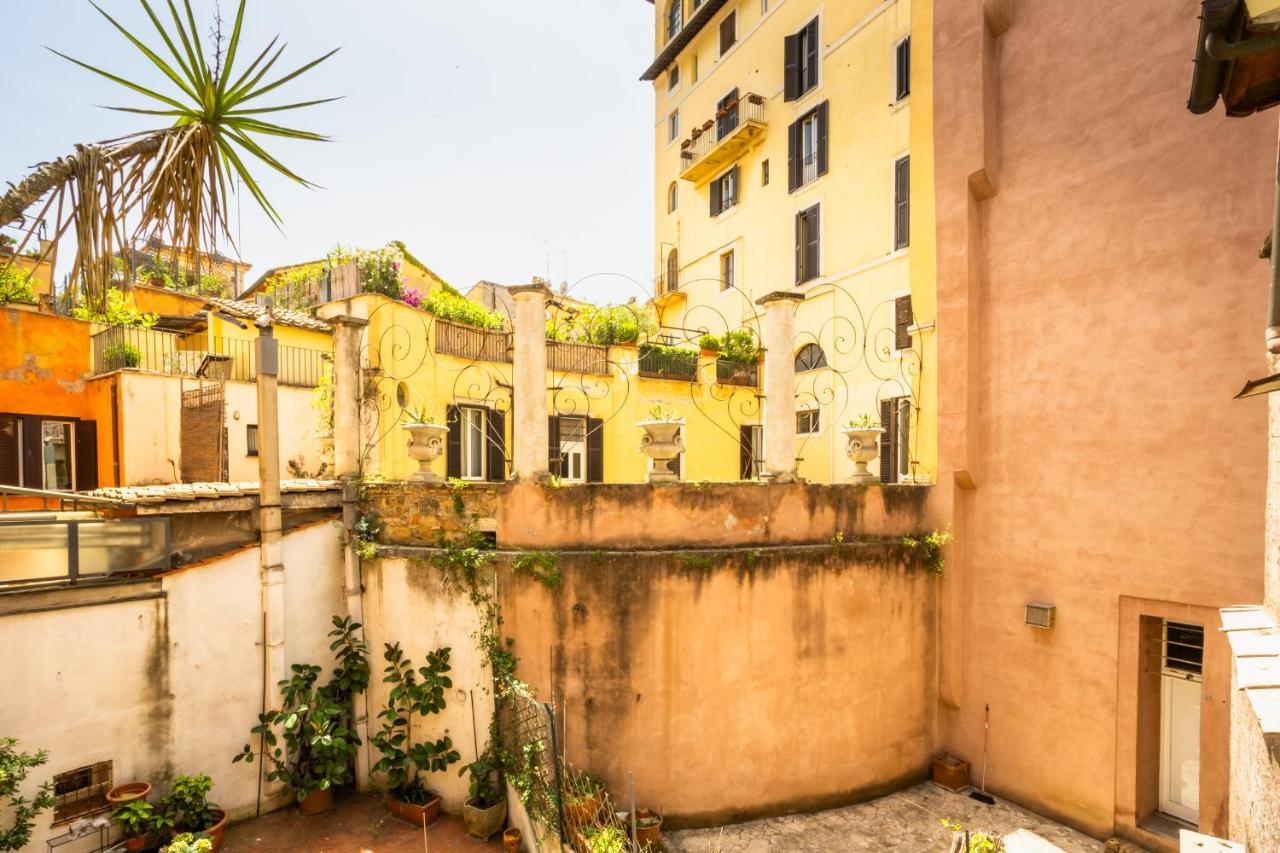 The Magic Hole Apartment Rom
